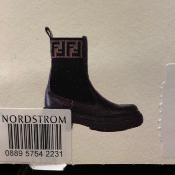 FENDI Domino Chunky Boot NWT - Picture 5 of 5